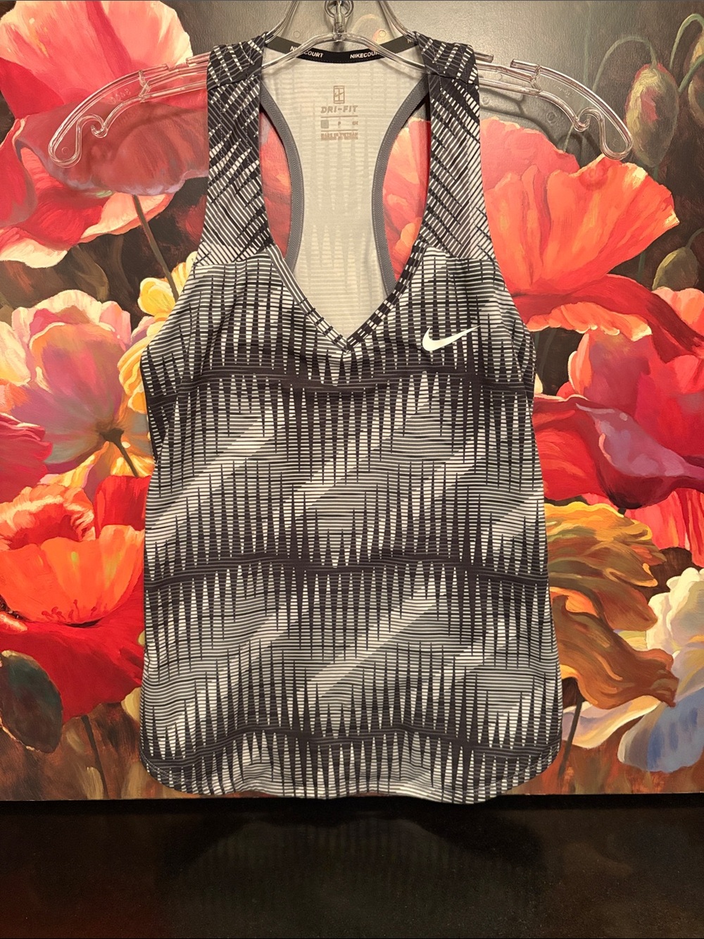 NWOT Nike Black & White Patterned Racerback Tank activewear